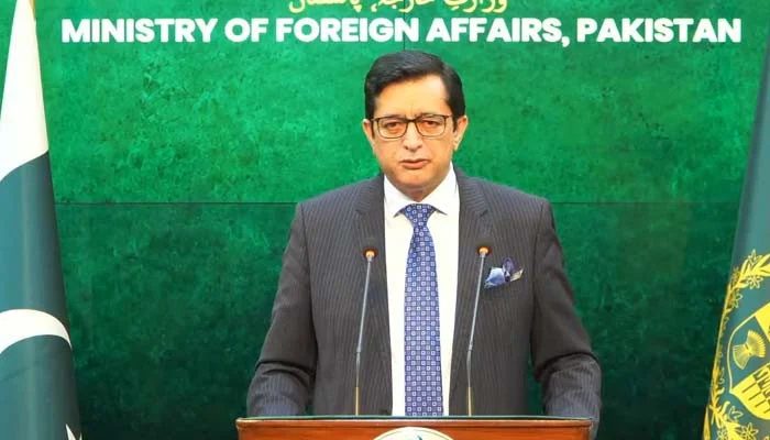 Pakistan warns India of forceful response over defence minister's 'provocative' remarks