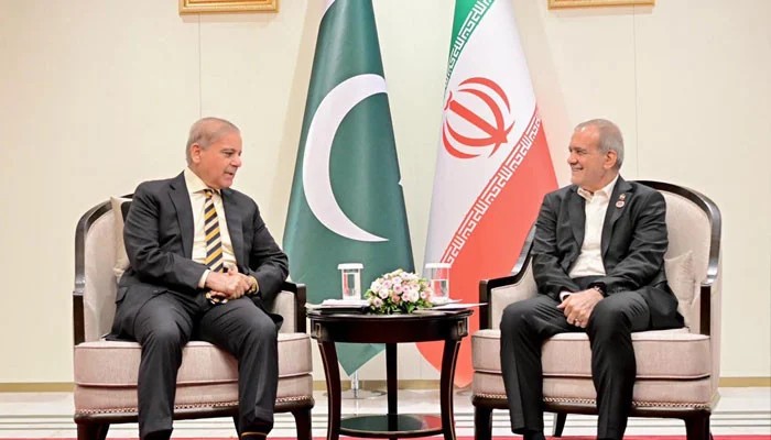 In meeting with Iran's president, PM stresses building on Islamabad MoU understandings