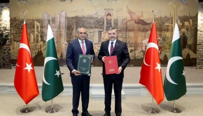 Naqvi Meets Turkish Counterpart to Bolster Security Ties