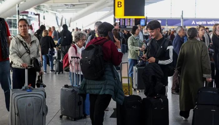 Uk Air Traffic Update Fraud Warning Issued As Scammers Target Stranded Passengers