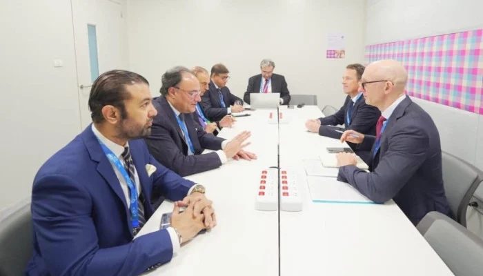 Aurangzeb Discusses Credit Outlook With Fitch in Bangkok
