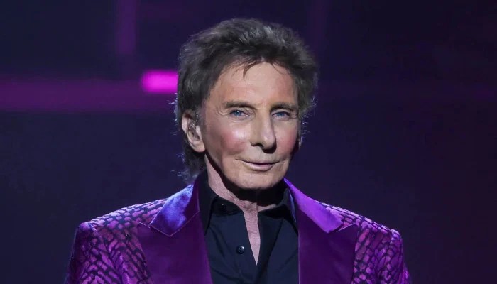 Barry Manilow Takes Touring Break After Pushing 'A Little Too Hard'