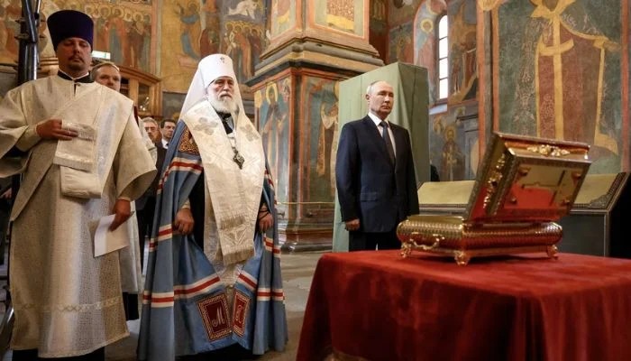 Russia Sends 600 Year Old Princes Bones To Troops On Ukraine Front But Why