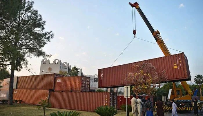 Twin Cities Begin De-containerisation Operation