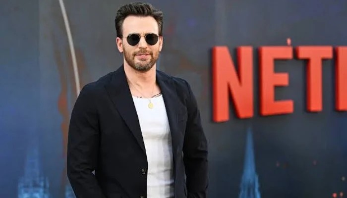Keepin' it low-key: Chris Evans steps out at JFK airport