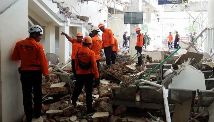 Two Killed As 77 Quake Strikes Indonesia Tsunami Warning Triggers Mass Evacuation