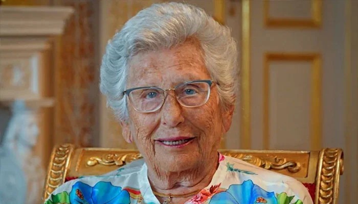 Princess Astrid mourned by Norway's leaders signing Palace book of condolences