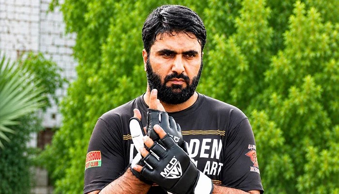 Pakistani martial artist Irfan Mehsood sets new Guinness World Record