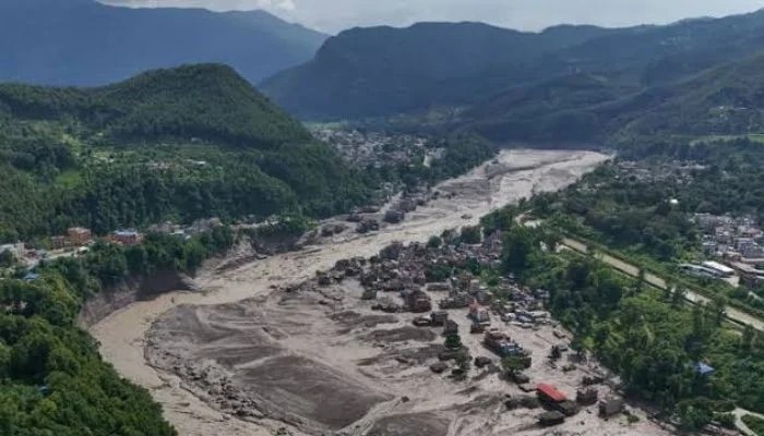 Nepal Floods Claim 31 Lives, Hundreds of Tourists Missing