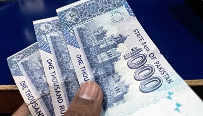 Govt Debt Falls 0 5pc To Rs82 95tr In August