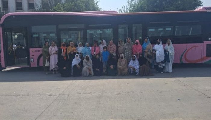 Women Welcome Brt Pink Bus Service In Peshawar