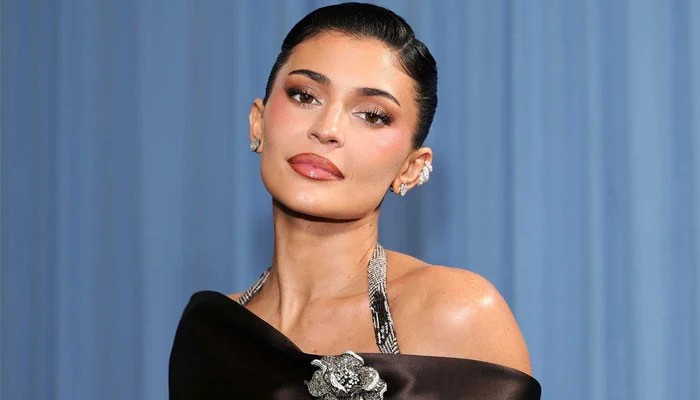 Kylie Jenner Reveals She Manages Her Social Media All By Herself