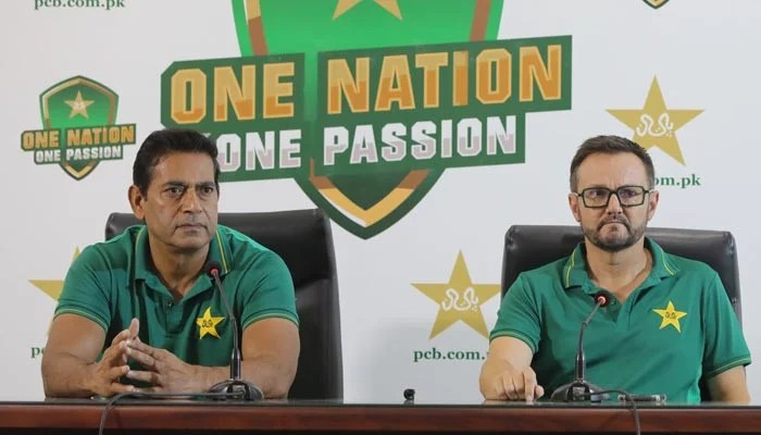 Mike Hesson and Aqib Javed Summoned to London Amid Speculation Over Pakistan's Test Performance