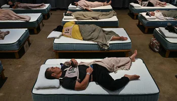 Ready Set Snooze Sleep Deprived Japanese Compete For Best Rested