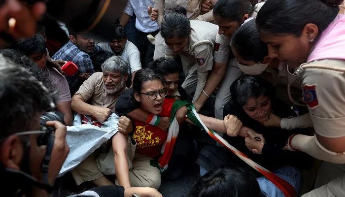 Delhi locked down, thousands detained as Modi faces growing election controversy