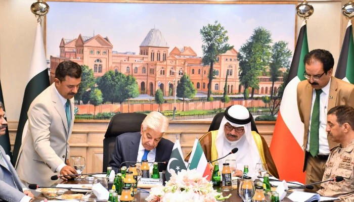Pakistan, Kuwait sign new pact to expand military cooperation