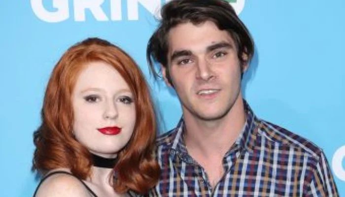 RJ Mitte's sister tearfully says 'I lost my father' at celebration of life