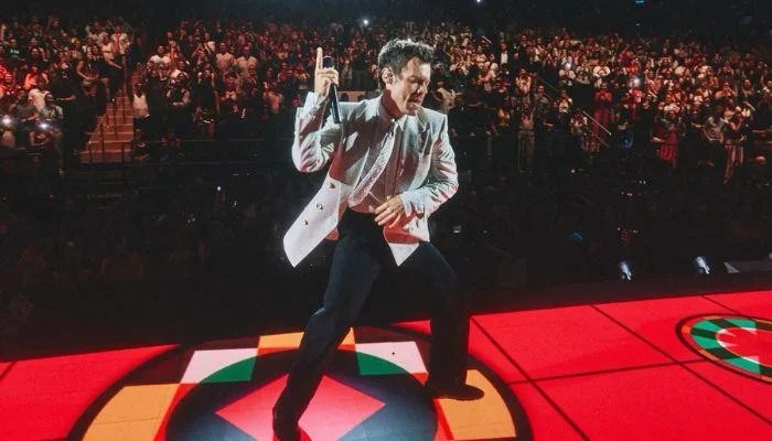 Harry Styles Makes A Big Change As 30 Night Run Begins