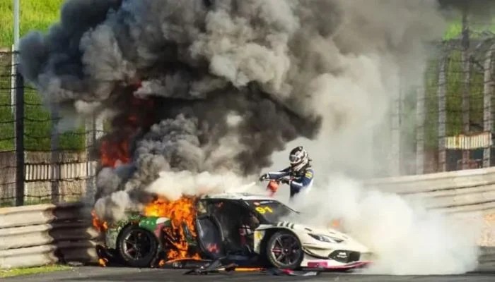 Steering to the Rescue: Driver Abandons Race to Pull Rival From Burning Ferrari