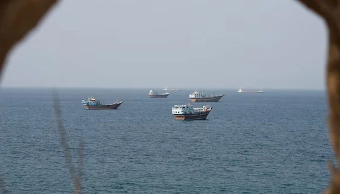 Oman, Iran Propose Temporary Shipping Lane Through Hormuz; Pakistan, Iran Make Significant Progress in Talks on Conflict: Naqvi