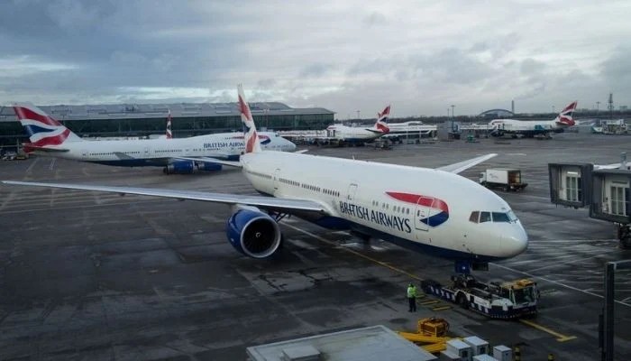 British Airways Flight BA825 Makes Dramatic 8,000-Foot Descent After Mid-Air Emergency