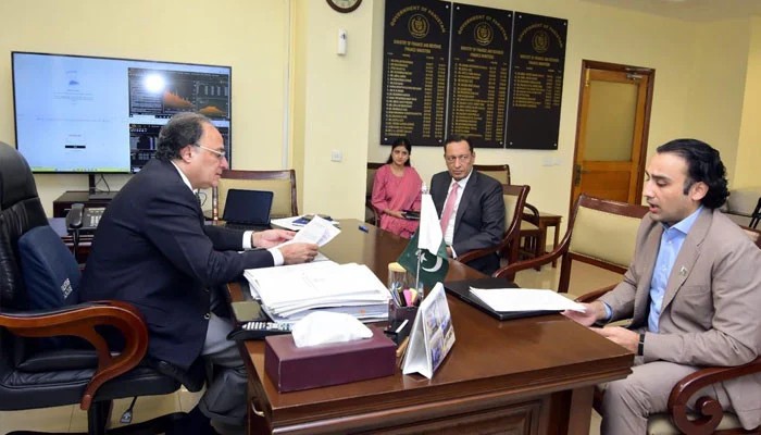 Aurangzeb Calls for Responsible, Transparent Digital Assets Framework