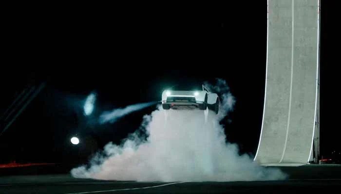 Tesla's new Roadster turns in air with SpaceX thrusters, won't land until 2028