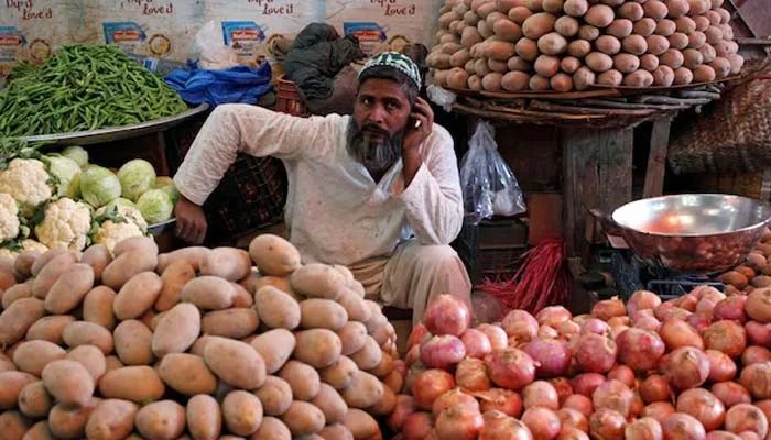 IMF Raises Pakistan's Inflation Forecast to 9.9% for FY27