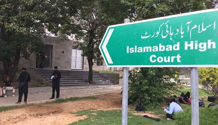 Punjab Govt Tightens Curbs On State Machinery For Islamabad Rallies