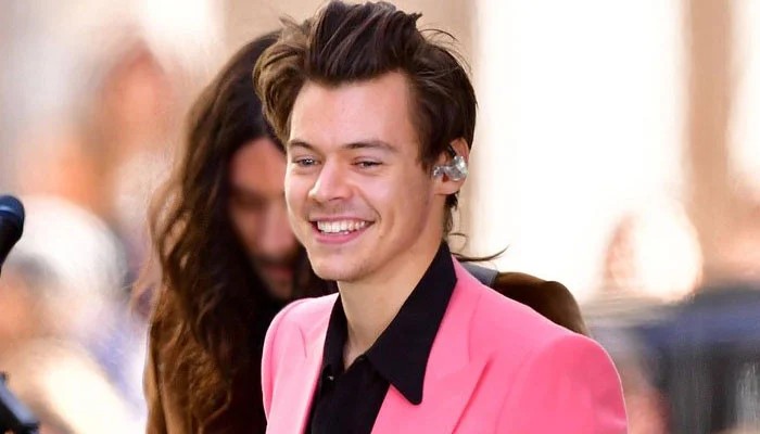 Harry Styles New Look Has Fans Swooning Total Hottie