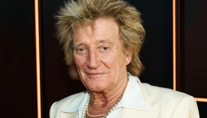 Rod Stewart bids farewell to stage after six decades