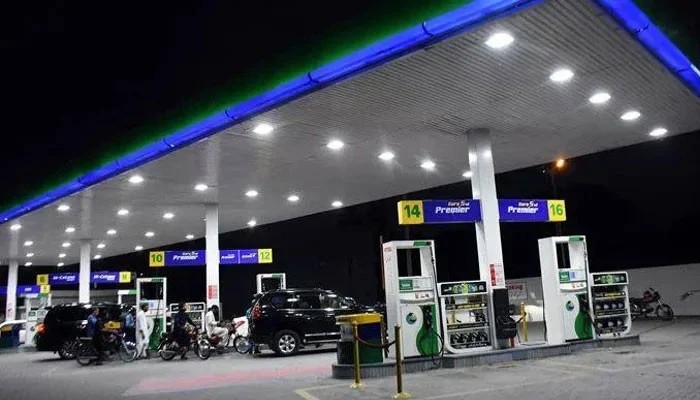 Pump friction: Petroleum dealers reject govt fuel relief scheme