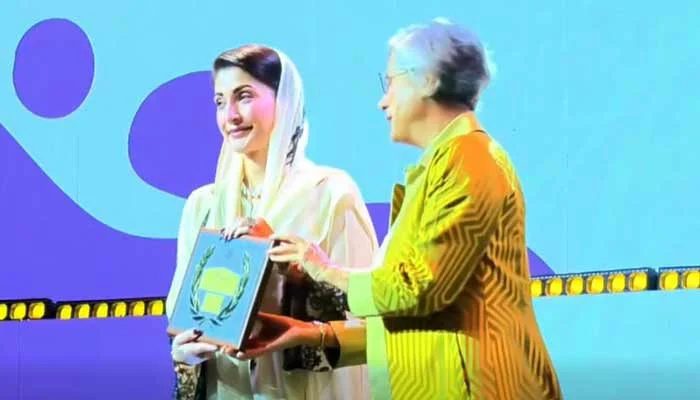Proud Moment Punjab Cm Receives Un Habitat Scroll Of Honour Award Over