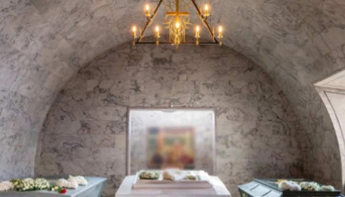 Kings Final Resting Place Photos Released In Emotional Update