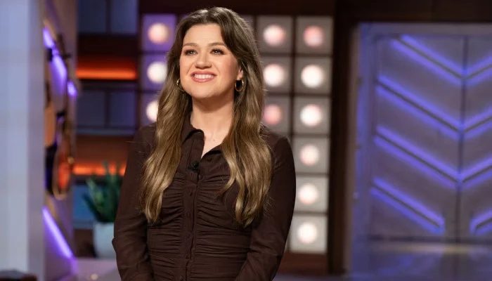 Kelly Clarkson calls out NYC store for 'Pretty Woman' style snub