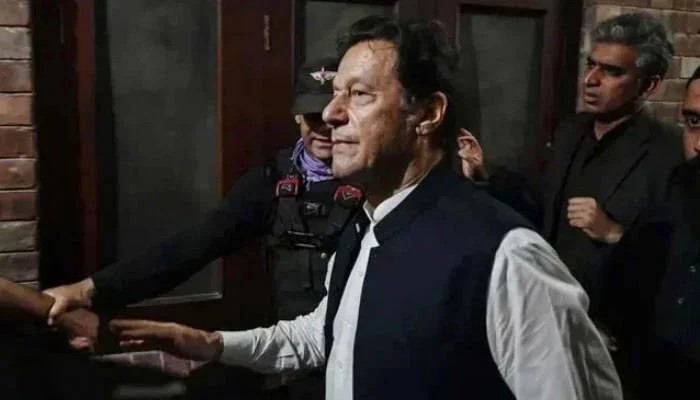 21 Ex-Cricket Greats Write To Shehbaz For Imran's Full Medical Care