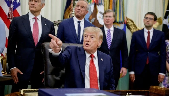 Trump lists 25 'top achievements' as midterms loom