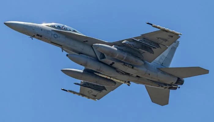 US Reveals Secret Air To Air Missile Designed To Counter Chinas J 20 Stealth Fighter