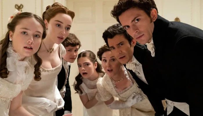 Bridgerton Prequel Hints At Major Romantic Spinoff