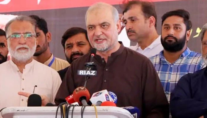 'Govt giving undue margin to petrol dealers': Jamaat-e-Islami protest against levy continues