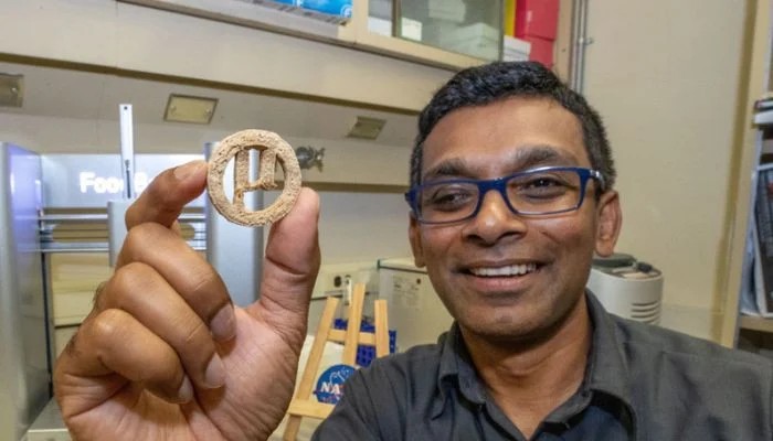 Out of the Bottle: Scientists Bake Edible Cookies From Plastic