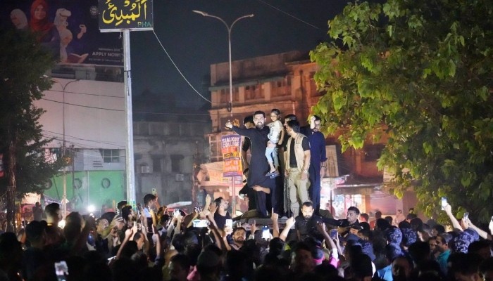 Afridi Claims Massive Response From Lahorites