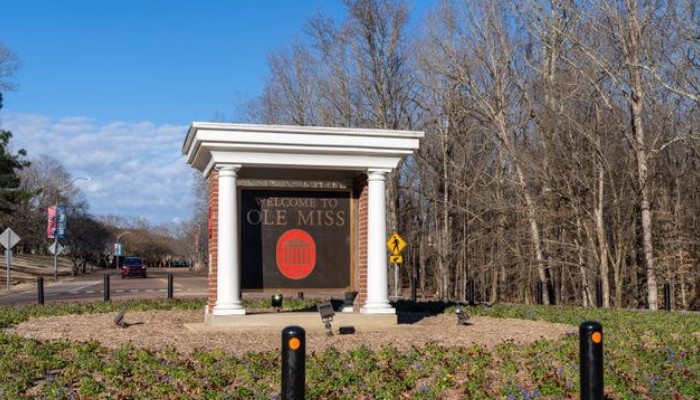 Kratom packages found after two Ole Miss students discovered dead, officials say