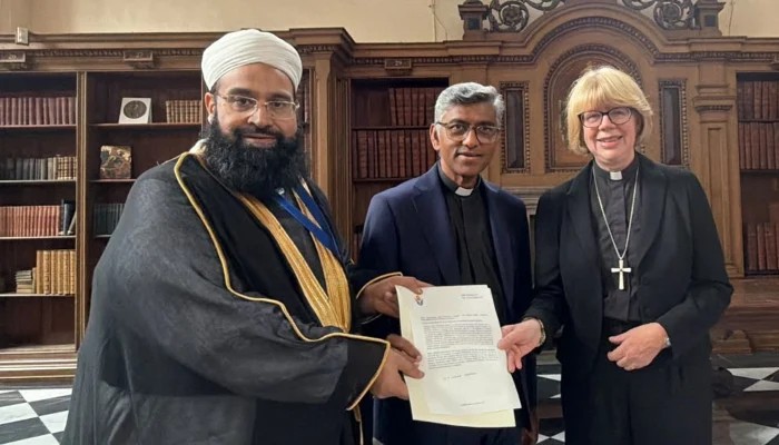Ashrafi Receives Hubert Walter Award For Reconciliation And Interfaith Cooperation