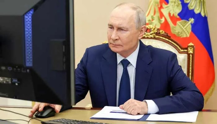 Putins Party Set To Retain Power After Russia Vote Hit By Cyberattacks Drones
