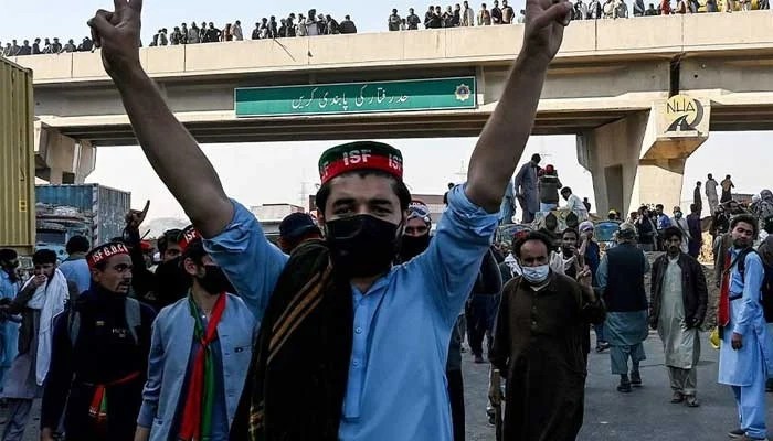 Islamabad Long March: Pakistan Tehreek-e-Insaf (PTI) steps up preparations for possible confrontation