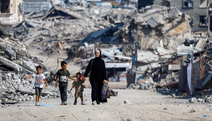 Cairo Talks Put Trumps Gaza Peace Plan To Test As Israel Resumes Airstrikes