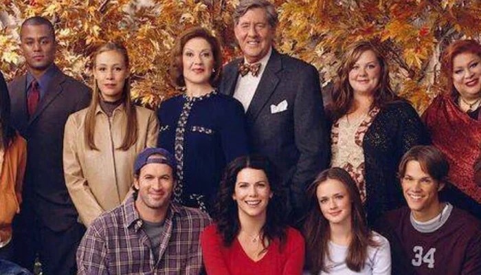 Fans react to Gilmore Girls cast's 'Millennial Pause' cameo compilation