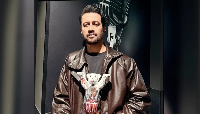Watch Atif Aslam Hilariously Play Stranger To His Own Name After Famous Uber Arena Show