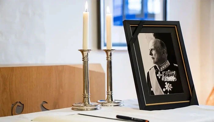 King Harald's final journey begins as royals prepare to accompany him to Palace